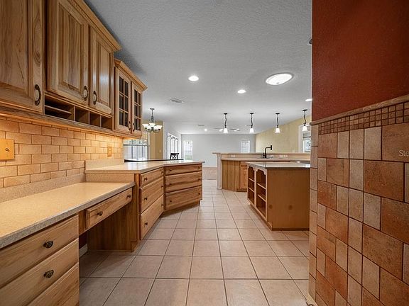 3rd image of 2310 SE 22nd Loop