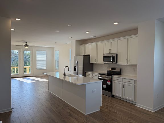 3rd image of 460 Blair Rd