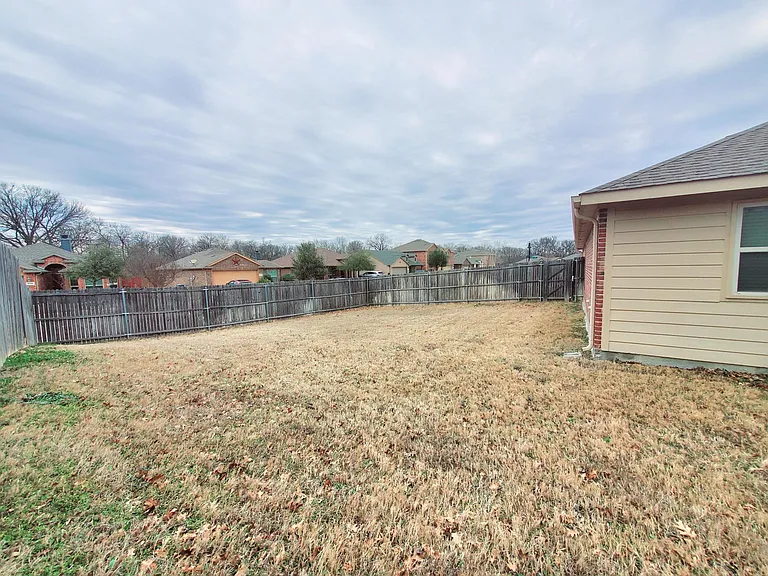 1925 Carol Ln — Photo 21
