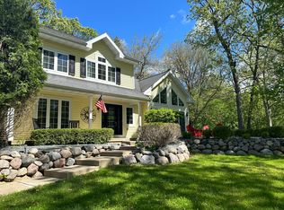 2409 N Shore Dr, Delavan, WI 53115