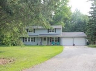 2273 Rainbow Dr, Green Bay, WI 54313