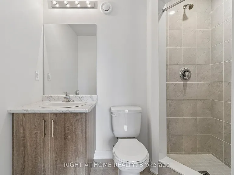 15100 Yonge St #206 — Photo 32