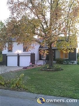 1st image of 213 NE Carriage Ct