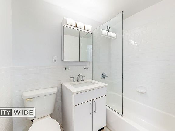 4th image of 219 E 69th St APT 3G