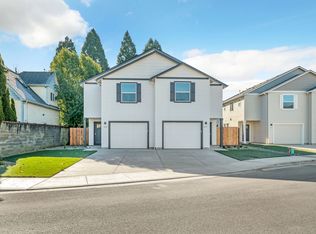 4356 Kalmia St, Springfield, OR 97478