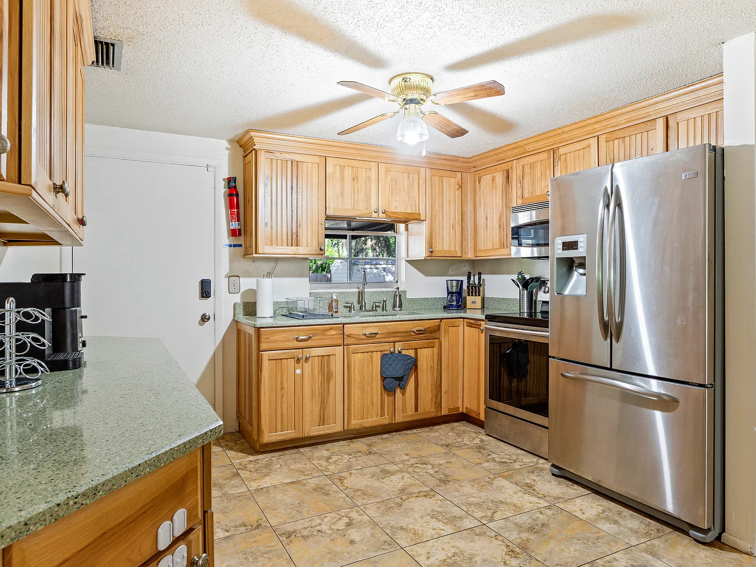 2 bed, 850 sqft, $2,900 — Photo 3
