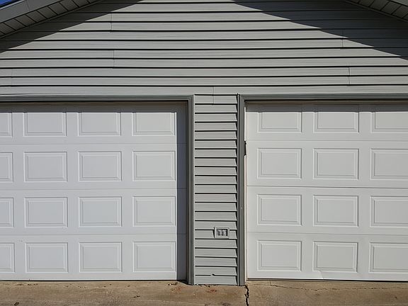 2 car detached garage