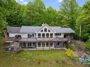 199 Buckskin Ln, Waynesville, NC 28785