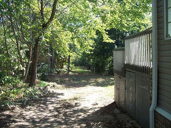 5th image of 60 Creekview Dr