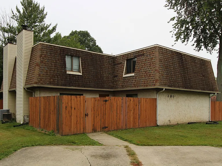 Sycamore Square — Photo 15