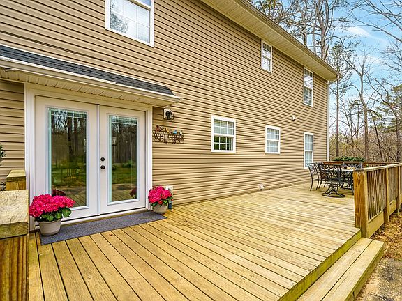 5th image of 134 Nicholson Ln