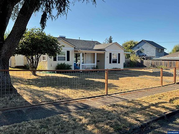 2nd image of 914 4th Ave