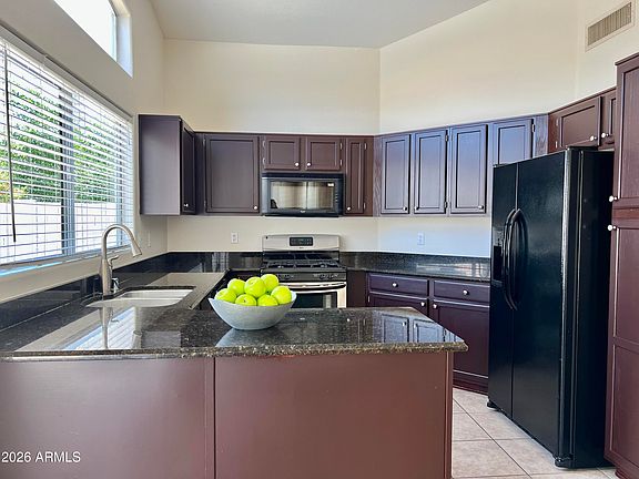 4th image of 4050 E Coolbrook Ave
