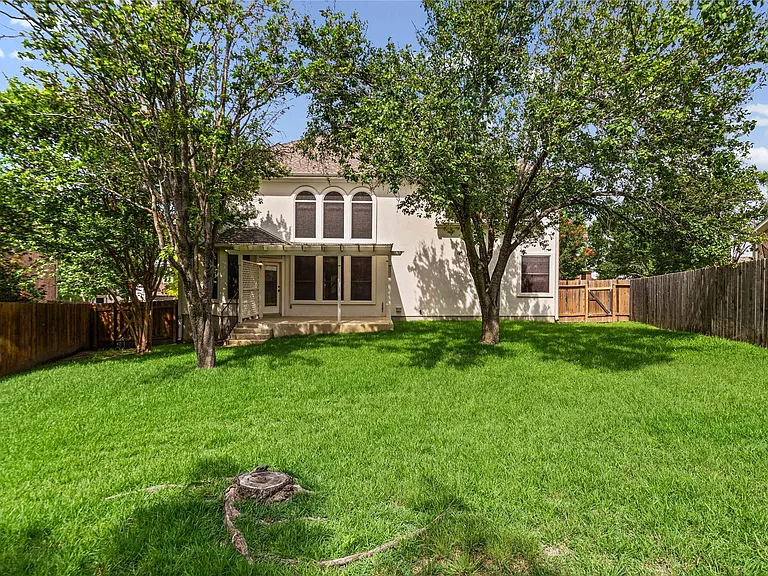 10700 Pointe View Dr — Photo 17