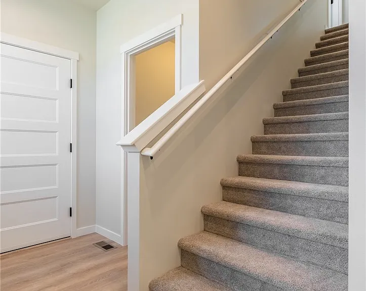 2233 Berryman Loop — Photo 23