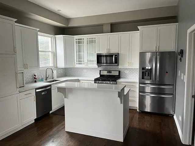 916 N Elizabeth St — Photo 24
