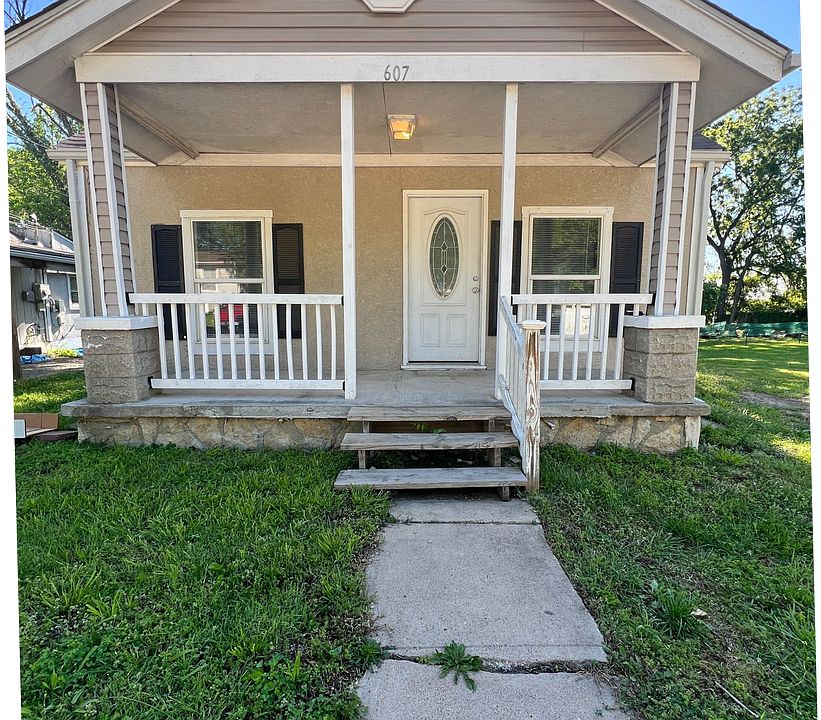 1st image of 607 N Hocker Ave