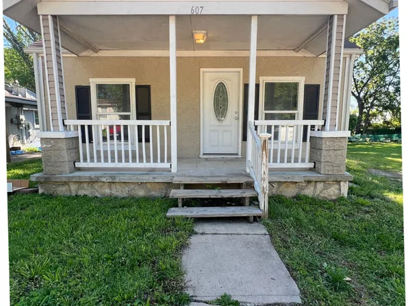 607 N Hocker Ave, Independence, MO 64050