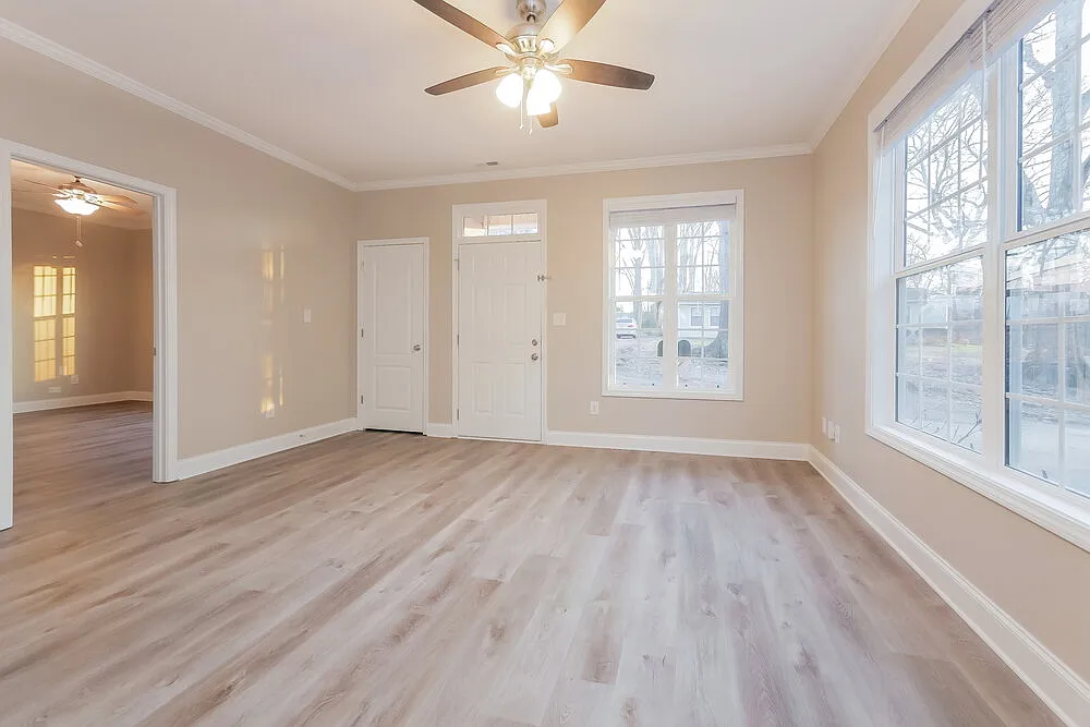 3 bed, 2.5 bath, 1465 sqft, $1,960 — Photo 4