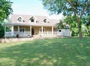 10370 Nemaha Rd, Oskaloosa, KS 66066