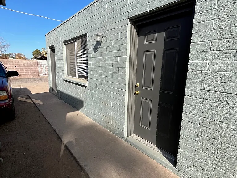 5942 W Alice Ave #4 — Photo 1