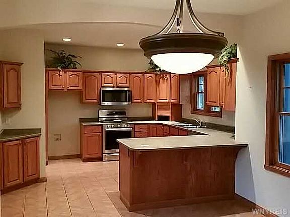 5th image of 8441 Canterbury Dr #8441