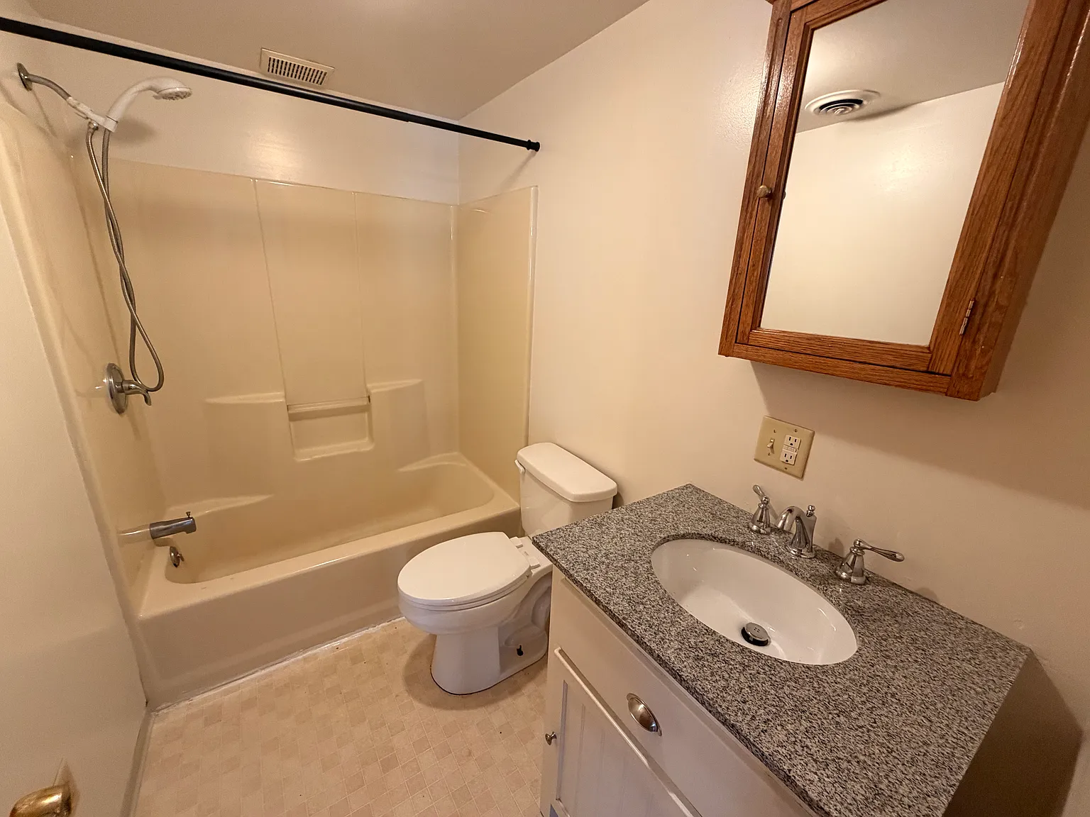 1 bed, $700 — Photo 2