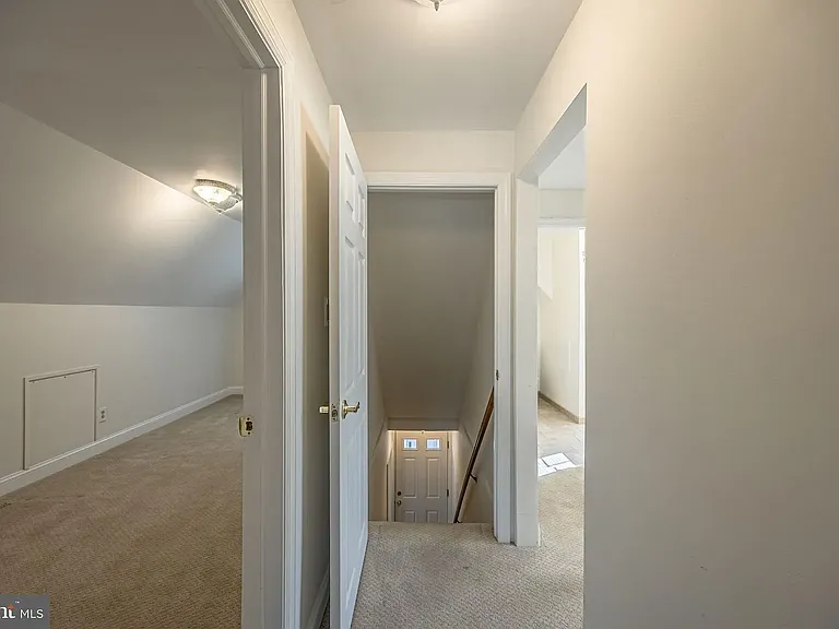 1243 Linden Ave #2 — Photo 2