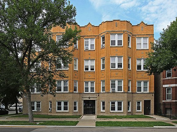 2nd image of 2200-04 N Avers Ave #2B-1Ba-800Sqft