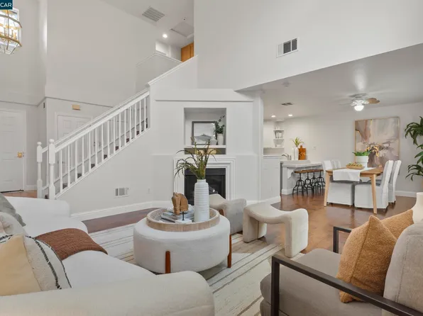 20142 Summercrest Dr, Castro Valley, CA 94552