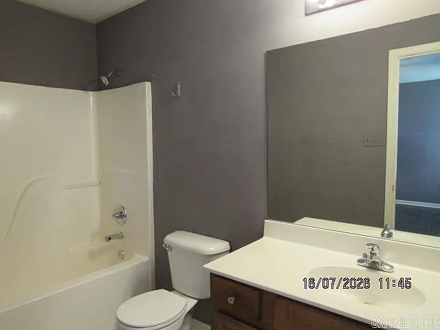 1310 Choate St — Photo 11