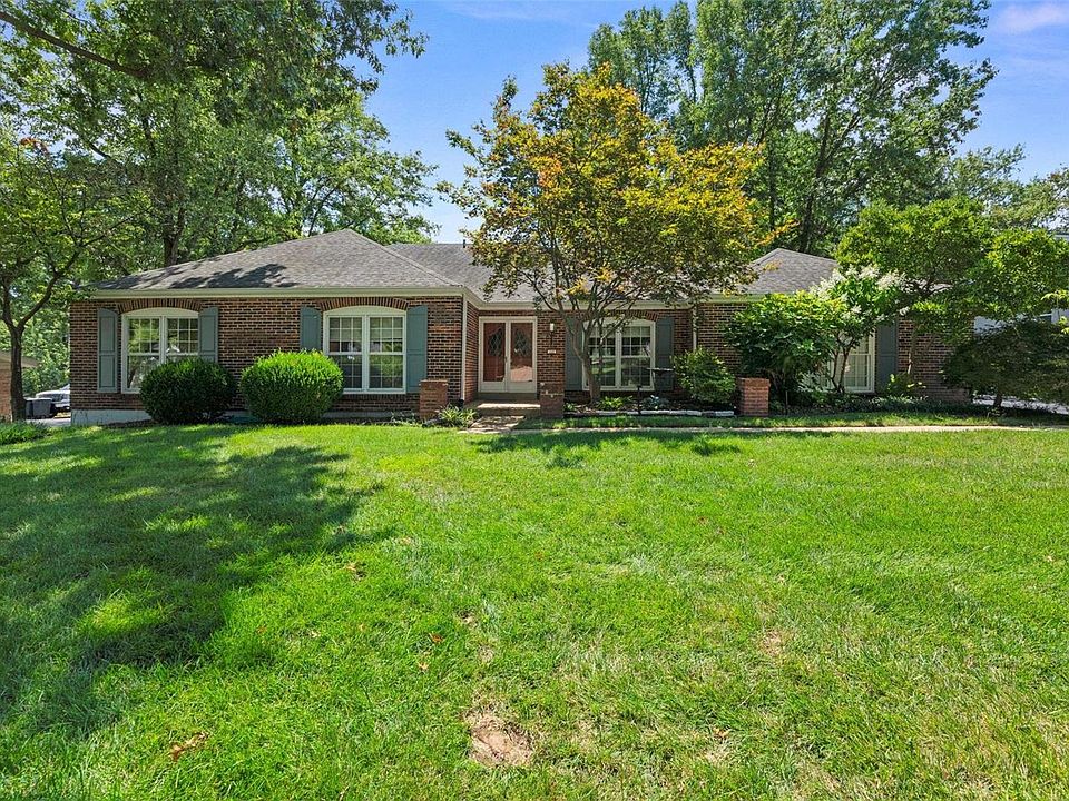 1st image of 132 Glen Cove Dr