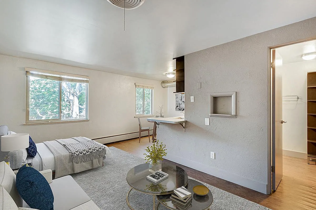 Altair Apartments — Photo 2