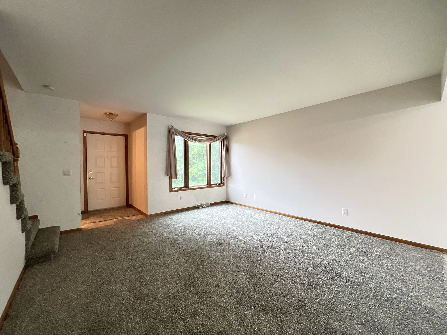 2742 Pleasant View Drive #8 - 8 — Photo 3