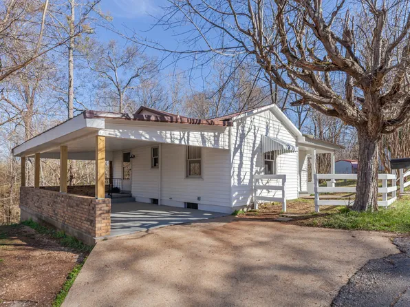 104 W Ward St, Centerville, TN 37033