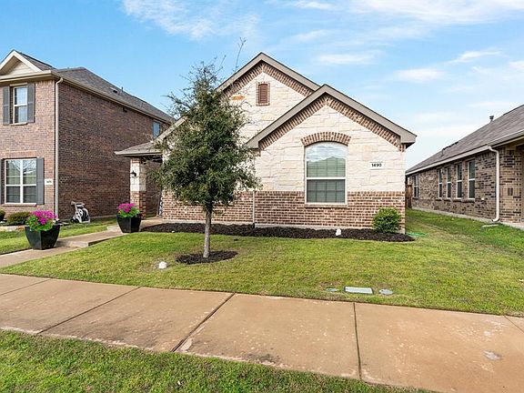 3rd image of 1490 Alamandine Ave #1490