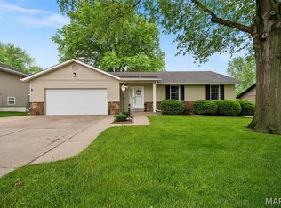 22 Universal Dr, Saint Peters, MO