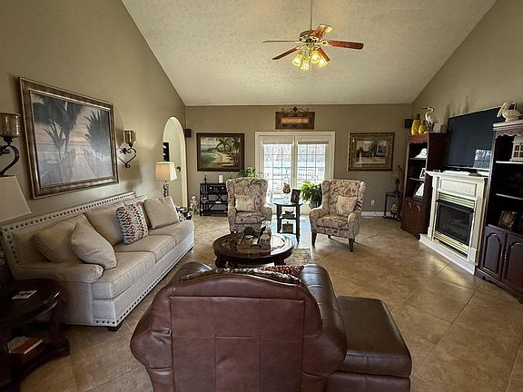 5th image of 203 McKenzi Park Dr