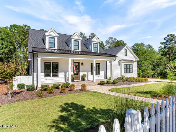 275 Hollycrest Drive, Pinehurst, NC 28374