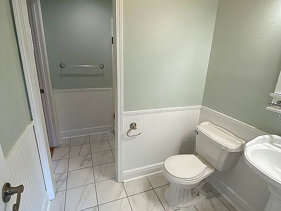 Middle bathroom