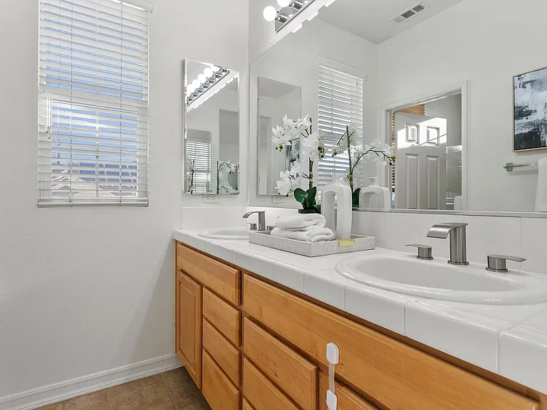 25 Tarleton Ln — Photo 22