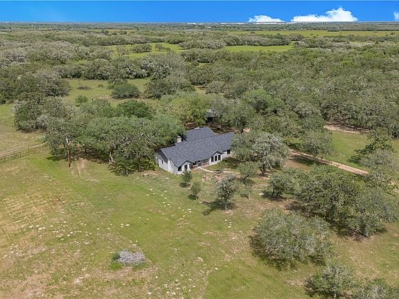 3rd image of 296 Cinco Oaks
