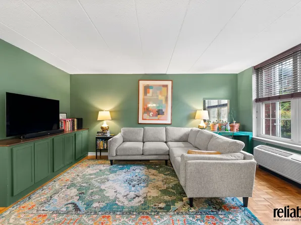 9965 Shore Road image 1 of 10