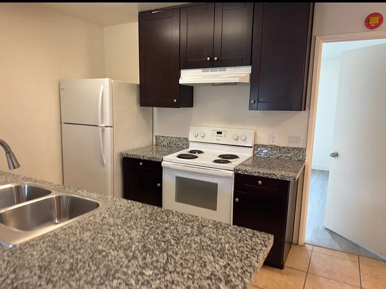 4690 Wightman St — Photo 5