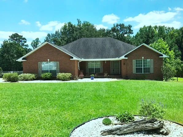 584 Carrington Cir, Thomasville, GA 31757