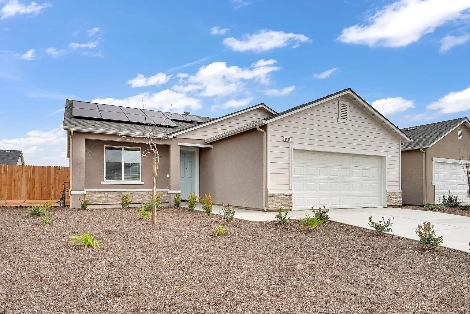 2497 Walnut Ave photo 1