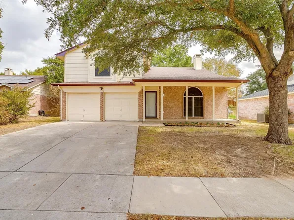 7113 Royal Oak Dr, Benbrook, TX 76126