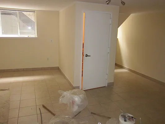 Rented by Realty 2000 Corp | media 9