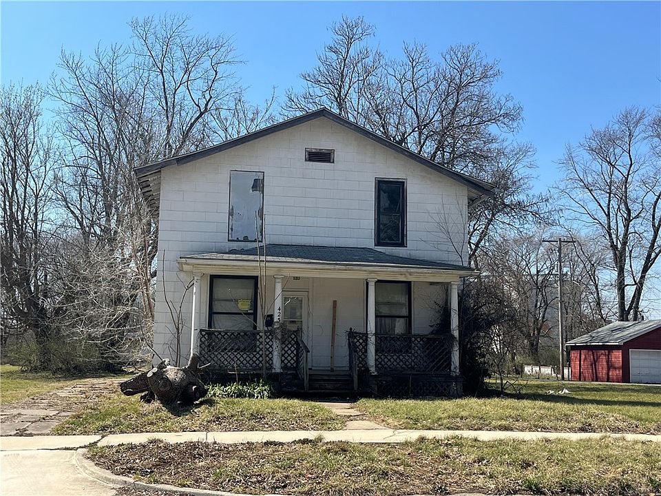 1st image of 423 S Webster St