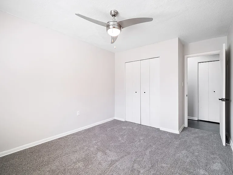 Coventry Mayfield Apartments — Photo 12